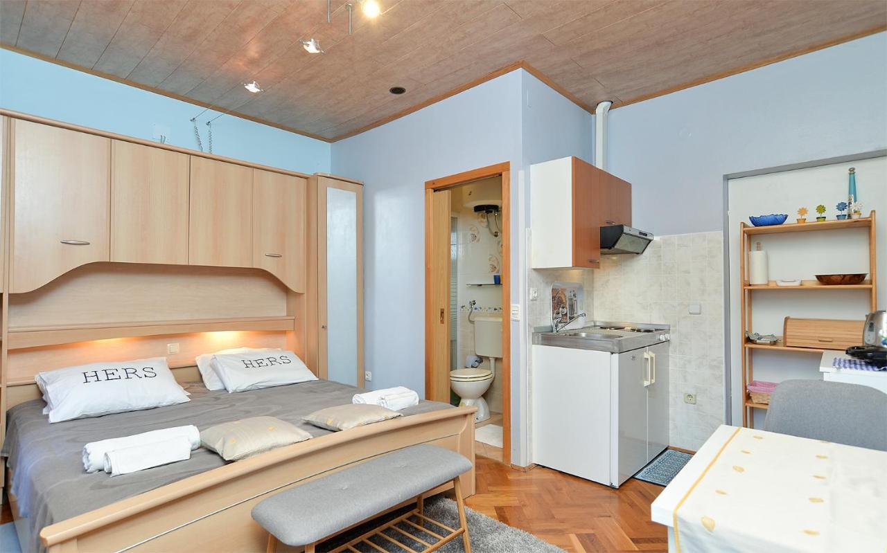 Apartments Jasna 1128 Fazana Exterior photo