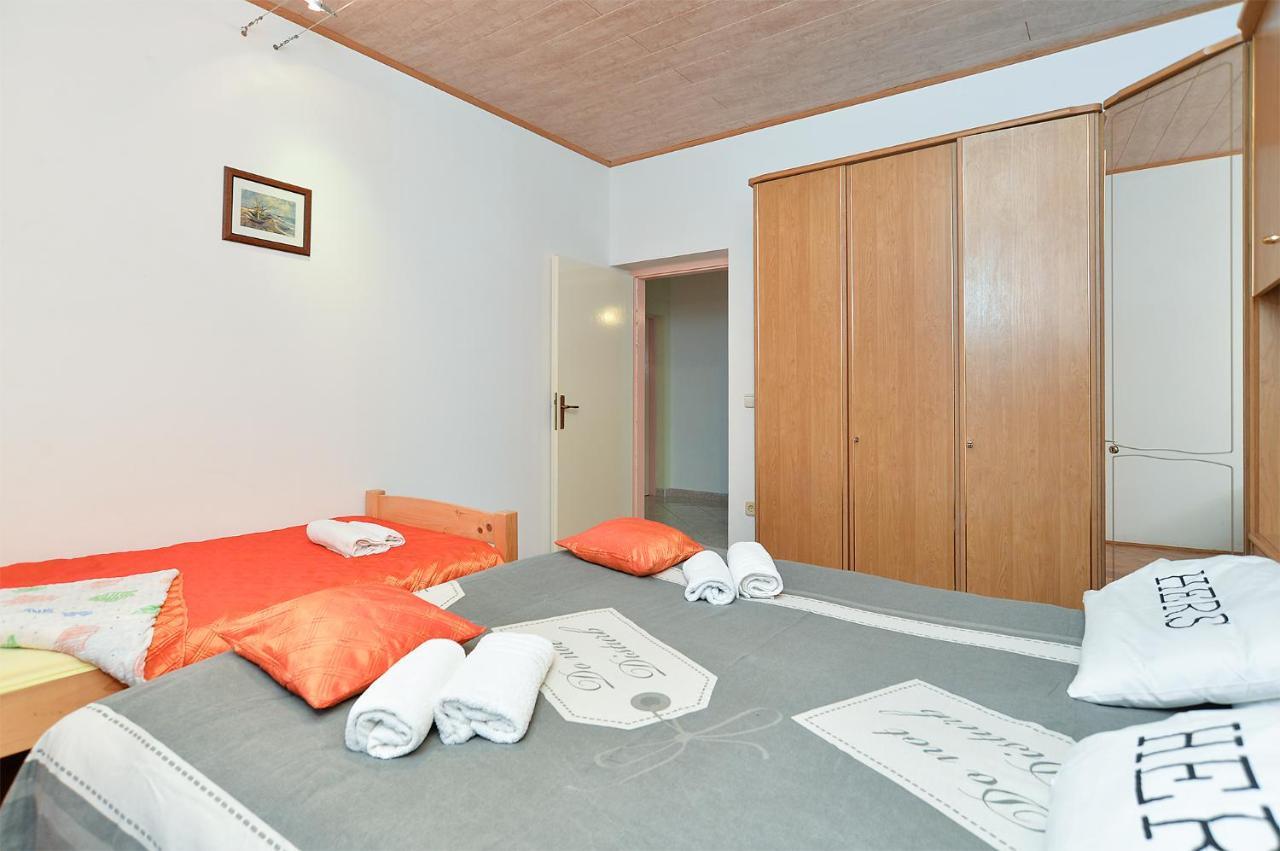 Apartments Jasna 1128 Fazana Exterior photo